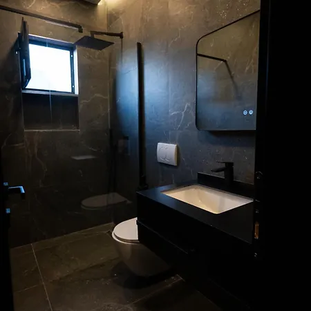 2S Vila Boutique Pogradec Апарт-отель Поградец