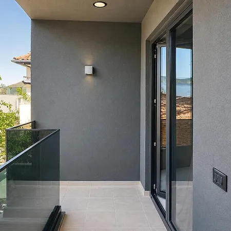 2S Vila Boutique Pogradec 4* Поградец